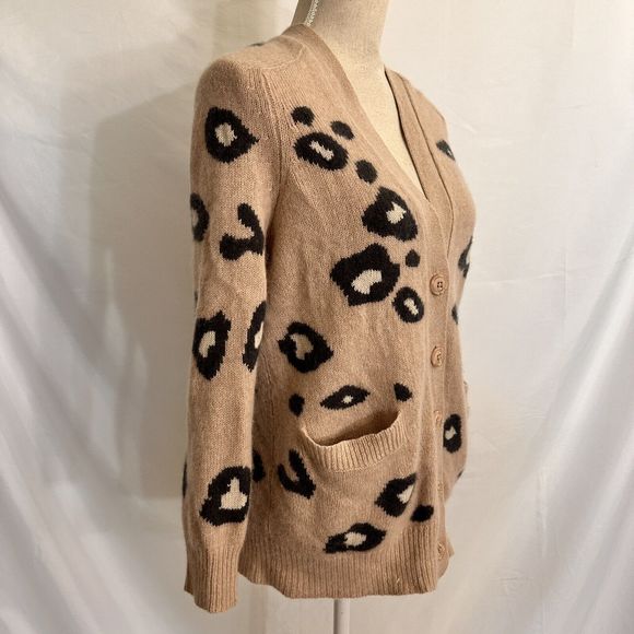 360 Cashmere 100% Cashmere Georgie Cardigan Sweater Beige Animal Print Womens XS - Picture 3 of 6